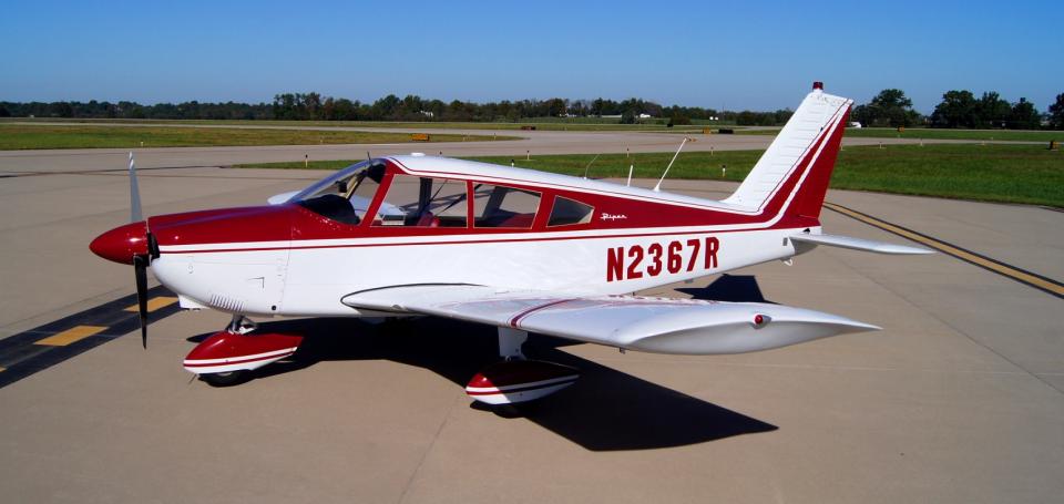 Left in front of wing N2367R.jpg